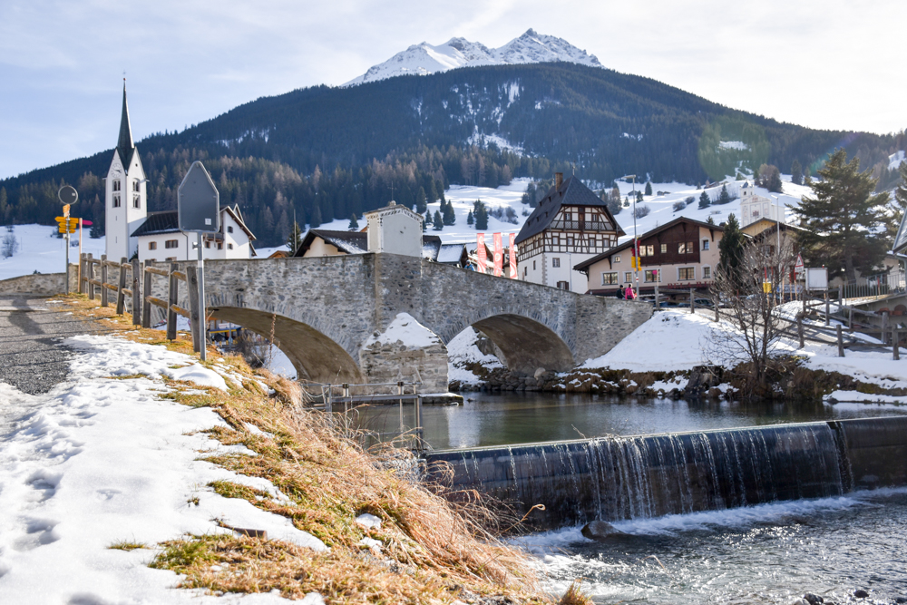 Winter Weekend Savognin Graubünden Schweiz Blick aufs Dorf