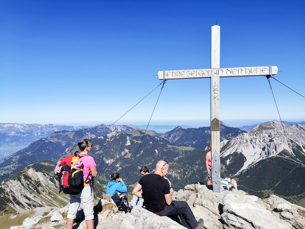 Wanderung Liechtenstein Fürstin-Gina-Weg Pfälzerhütte Kreuz auf dem Augstenberg