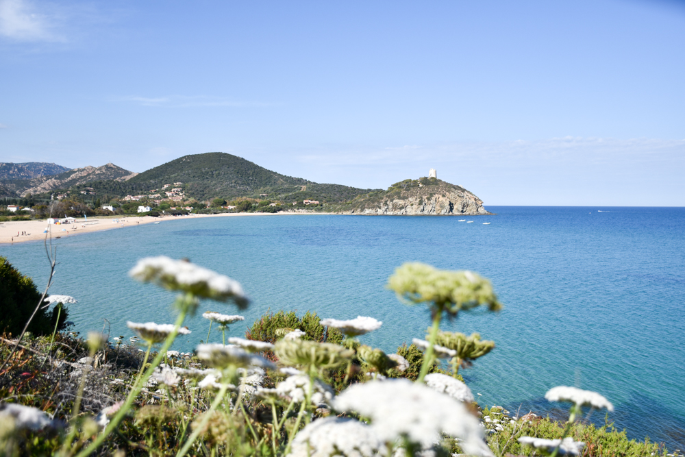 Sardinien Süden Reisetipps Highlights Unterkunft Restaurant Strand Blick zur Spiaggia di Monte Cogoni