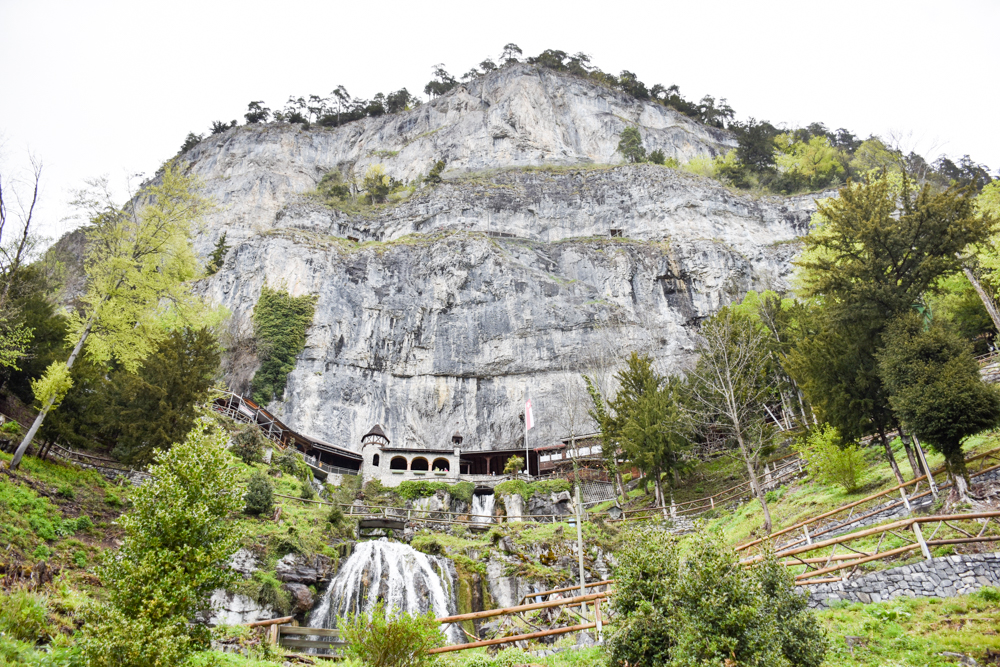 Interlaken Berner Oberland Schweiz mit Kind St. Beatus Höhlen