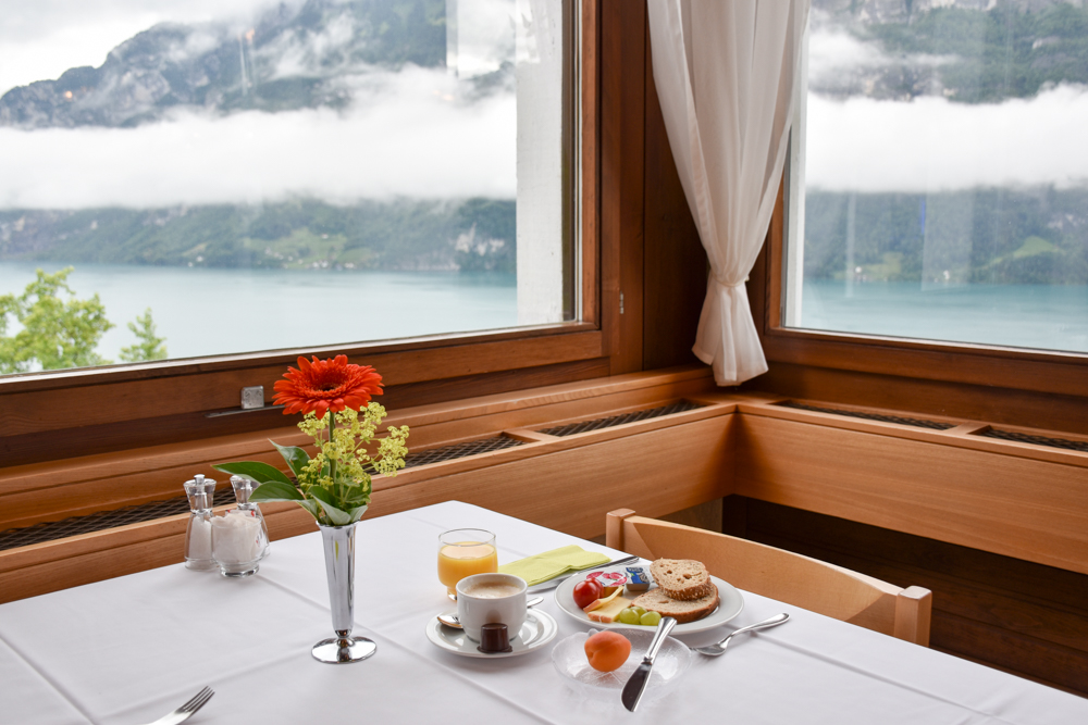 Hoteltipp Walensee Schweiz Quarten Hotel Neu-Schönstatt Frühstück mit Aussicht
