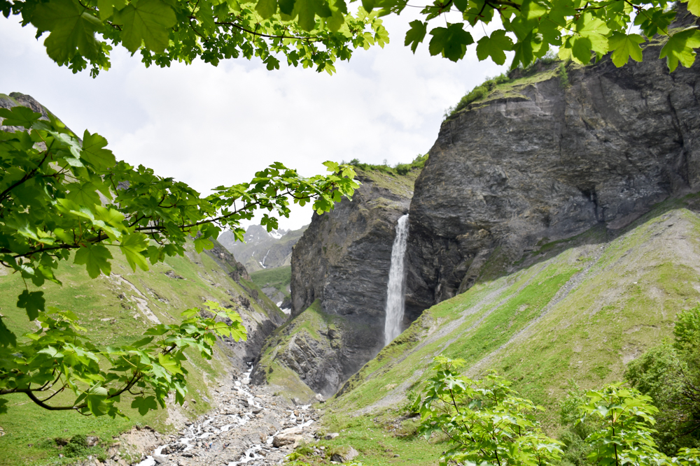 Ausflugstipp Wanderung Wasserfallarena Batöni Heidiland Schweiz Wasserfall