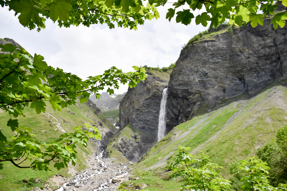Ausflugstipp Wanderung Wasserfallarena Batöni Heidiland Schweiz Wasserfall