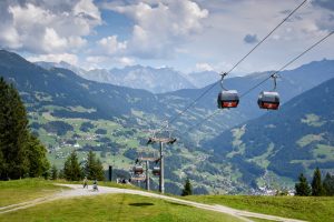 Ausflugstipp Erlebnisberg Golm Montafon Österreich Aussicht übers Tal von Matschwitz