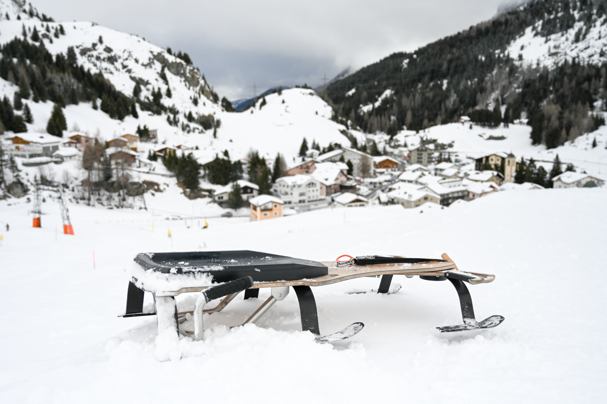 Die rasante Schlittenfahrt mit dem Pistenbock in Bivio ist ein Winterhighlight im Val Surses