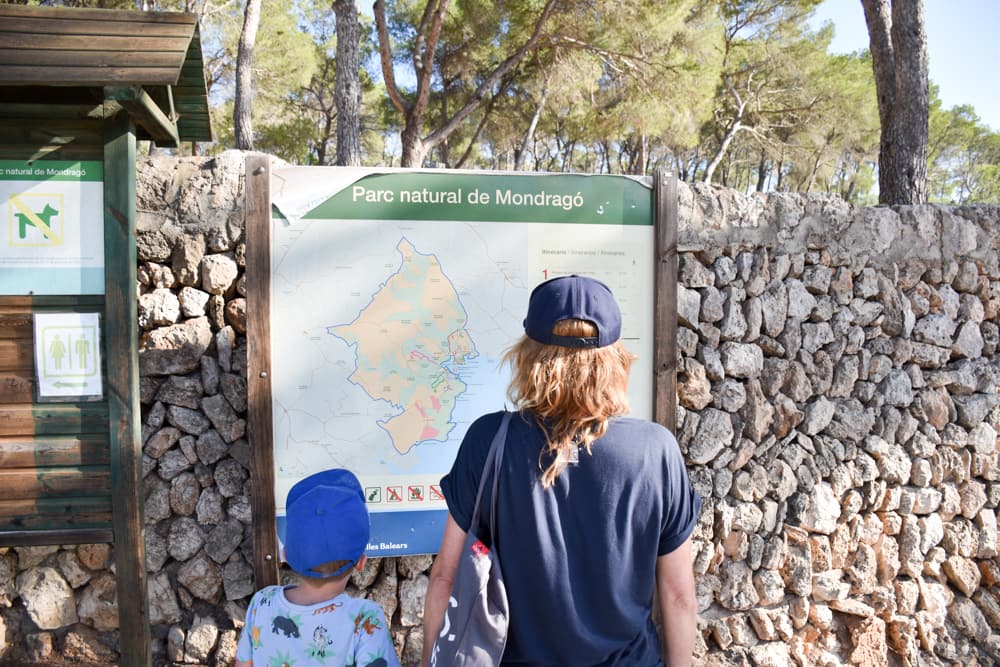 Eine Wanderung im Naturpark Mondragó nahe Cala d'Or ist ein unvergessliches Highlight auf Mallorca