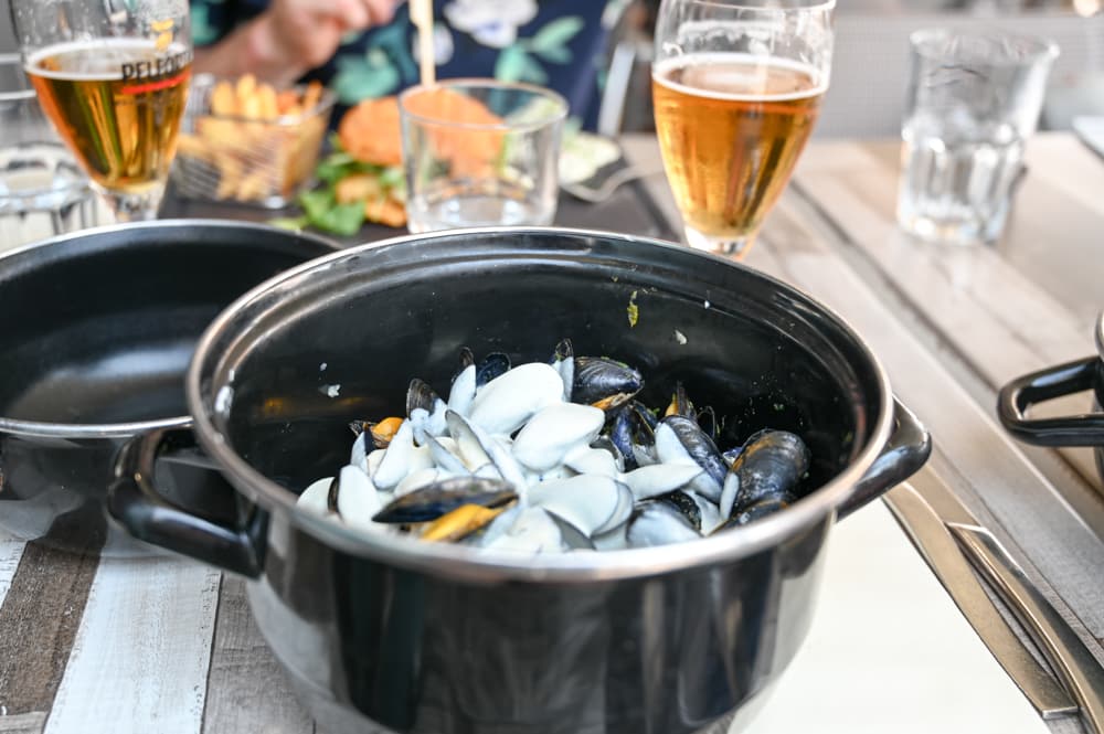 Viele Restaurants auf Noirmoutier servieren frischen Fisch und Meeresfrüchte