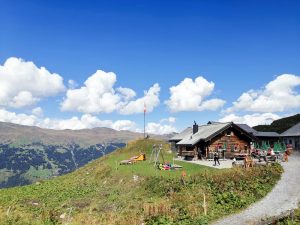 Prima Verpflegung auf der Bike Tour Arosa Chur im Bergbeizli Ochsenalp