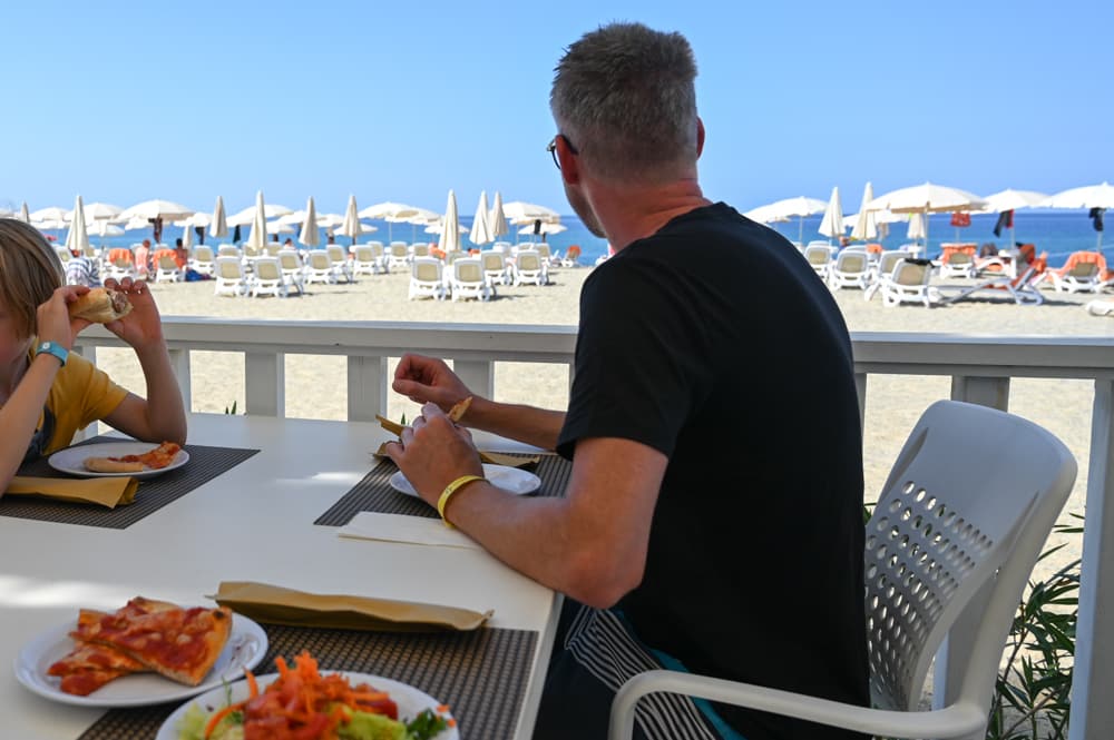 Beim Cluburlaub mit der Familie schmeckt das All-Inclusive Essen