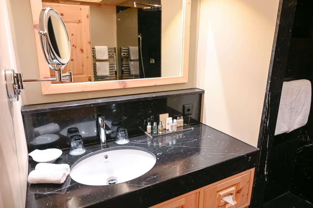 Badezimmer Hotel Precise Tale Seehof Davos