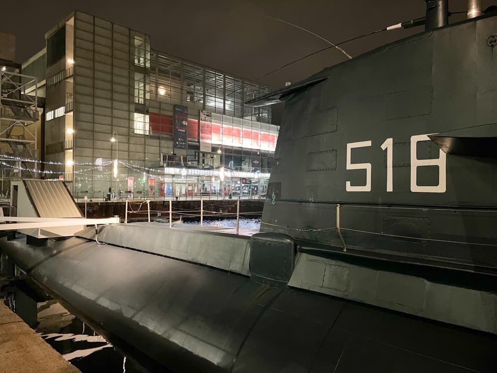 Genua mit Kindern U-Boot im Hafen