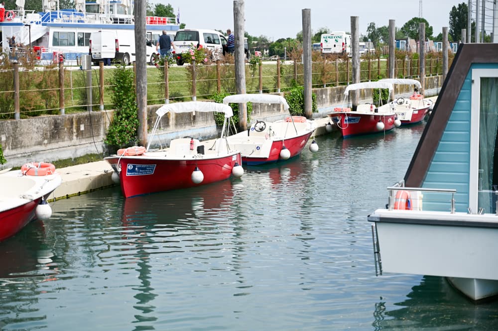 Glamping Lignano Sabbiadoro Hausboot Marina Azzurra Resort