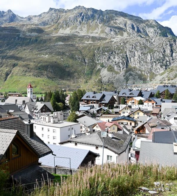 Auszeit in Andermatt: die besten Sehenswürdigkeiten, Unterkunft und Aktivitäten im Schweizer Bergdorf